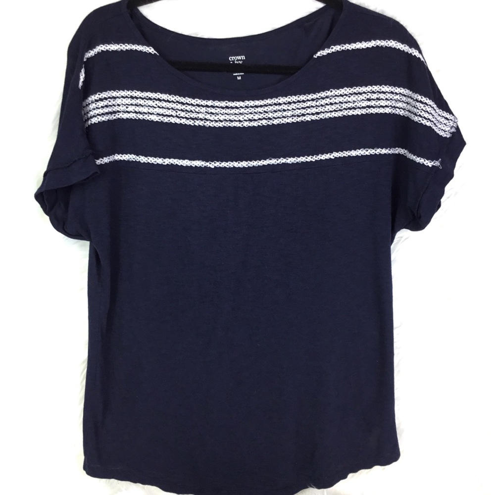 Crown & Ivy authentic tee